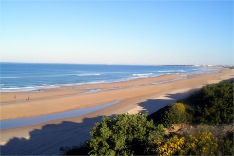 Laufen, Walken, Yoga am Strand in Andalusien